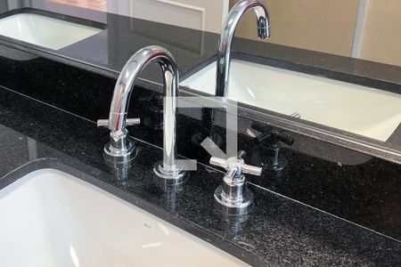 Apartamento à venda com 134m², 2 quartos e 2 vagasBanheiro da Suíte