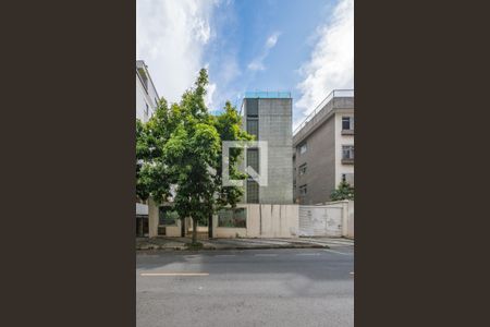 Apartamento à venda com 105m², 3 quartos e 2 vagas Apartamento à venda com 105m², 3 quartos e 2 vagasFachada