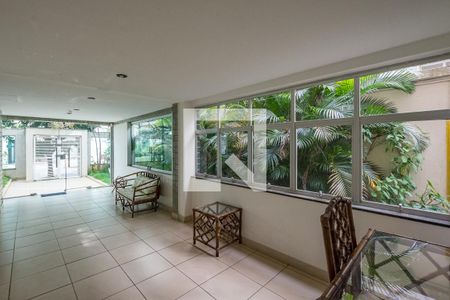 Apartamento à venda com 105m², 3 quartos e 2 vagas Apartamento à venda com 105m², 3 quartos e 2 vagasHall de entrada