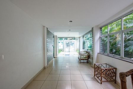 Apartamento à venda com 105m², 3 quartos e 2 vagas Apartamento à venda com 105m², 3 quartos e 2 vagasHall de entrada