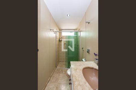 Apartamento à venda com 105m², 3 quartos e 2 vagas Apartamento à venda com 105m², 3 quartos e 2 vagasBanheiro da Suíte