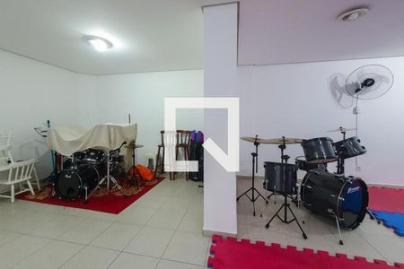 Apartamento para alugar com 60m², 2 quartos e 1 vagaÁrea comum 
