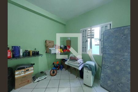 Casa à venda com 135m², 3 quartos e 2 vagas Casa à venda com 135m², 3 quartos e 2 vagasEscritório