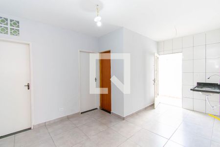 Sala/Cozinha de casa para alugar com 2 quartos, 40m² em Jardim Planalto, São Paulo