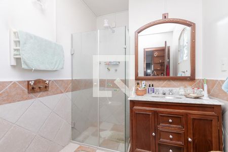 Casa à venda com 137m², 3 quartos e 2 vagasBanheiro da Suíte