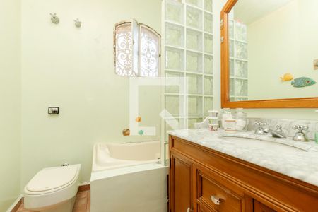 Casa à venda com 137m², 3 quartos e 2 vagasBanheiro