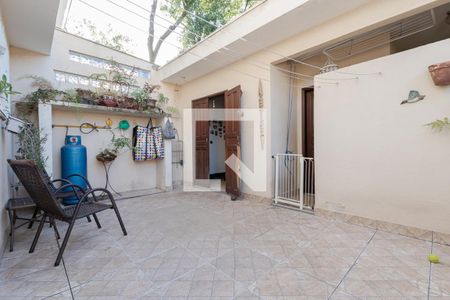 Casa à venda com 137m², 3 quartos e 2 vagasQuintal