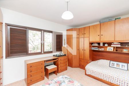 Casa à venda com 137m², 3 quartos e 2 vagasSuíte