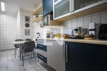 Apartamento à venda com 129m², 4 quartos e 2 vagas Apartamento à venda com 129m², 4 quartos e 2 vagasCozinha