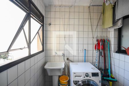 Apartamento à venda com 129m², 4 quartos e 2 vagas Apartamento à venda com 129m², 4 quartos e 2 vagasÁrea de serviço