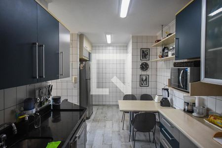 Apartamento à venda com 129m², 4 quartos e 2 vagas Apartamento à venda com 129m², 4 quartos e 2 vagasCozinha