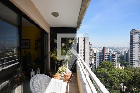 Apartamento à venda com 129m², 4 quartos e 2 vagas Apartamento à venda com 129m², 4 quartos e 2 vagasVaranda
