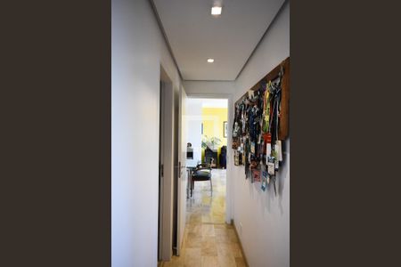 Apartamento à venda com 129m², 4 quartos e 2 vagas Apartamento à venda com 129m², 4 quartos e 2 vagasCorredor