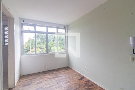 Sala de apartamento para alugar com 1 quarto, 38m² em Barreirinha, Curitiba
