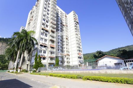 Apartamento para alugar com 65m², 2 quartos e 1 vagaFachada