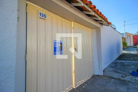 Casa à venda com 320m², 3 quartos e 6 vagas Casa à venda com 320m², 3 quartos e 6 vagasFachada