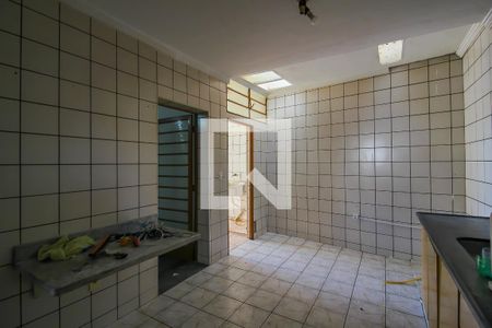 Casa à venda com 320m², 3 quartos e 6 vagas Casa à venda com 320m², 3 quartos e 6 vagasCozinha