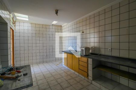 Casa à venda com 320m², 3 quartos e 6 vagas Casa à venda com 320m², 3 quartos e 6 vagasCozinha