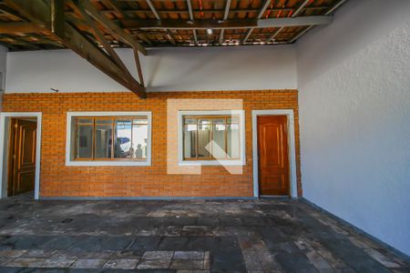 Casa à venda com 320m², 3 quartos e 6 vagas Casa à venda com 320m², 3 quartos e 6 vagasGaragem