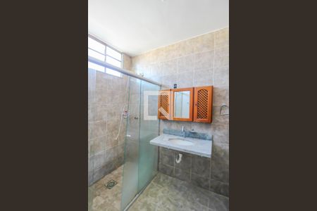 Casa à venda com 320m², 3 quartos e 6 vagas Casa à venda com 320m², 3 quartos e 6 vagasSuíte