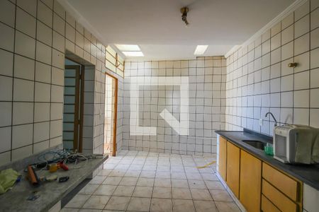 Casa à venda com 320m², 3 quartos e 6 vagas Casa à venda com 320m², 3 quartos e 6 vagasCozinha