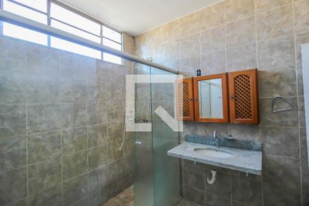 Casa à venda com 320m², 3 quartos e 6 vagas Casa à venda com 320m², 3 quartos e 6 vagasSuíte