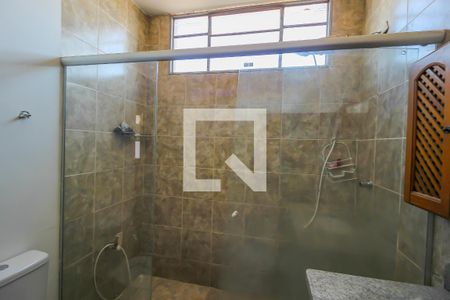Casa à venda com 320m², 3 quartos e 6 vagas Casa à venda com 320m², 3 quartos e 6 vagasSuíte
