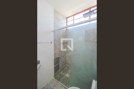 Casa à venda com 320m², 3 quartos e 6 vagas Casa à venda com 320m², 3 quartos e 6 vagasBanheiro