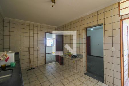 Casa à venda com 320m², 3 quartos e 6 vagas Casa à venda com 320m², 3 quartos e 6 vagasCozinha