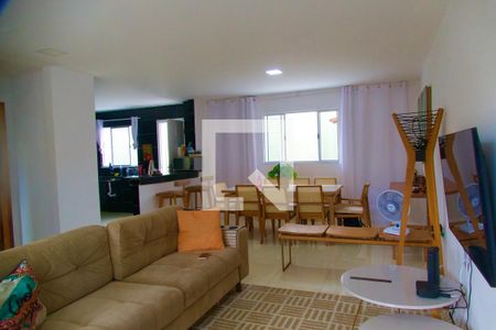 Casa de condomínio à venda com 148m², 4 quartos e sem vaga Casa de condomínio à venda com 148m², 4 quartos e sem vagaSala