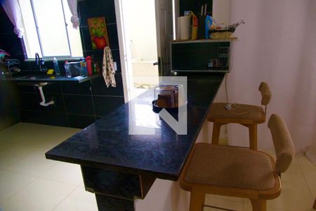 Casa de condomínio à venda com 148m², 4 quartos e sem vaga Casa de condomínio à venda com 148m², 4 quartos e sem vagaCozinha americana