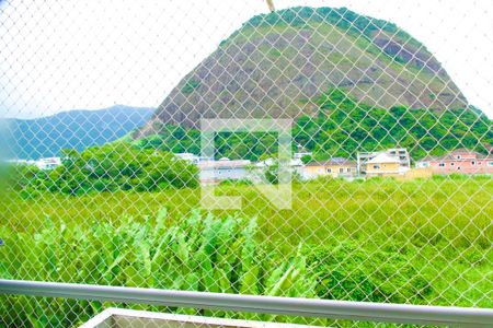 Casa de condomínio à venda com 148m², 4 quartos e sem vaga Casa de condomínio à venda com 148m², 4 quartos e sem vagaSuíte vista