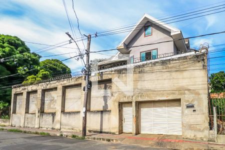 Casa à venda com 800m², 5 quartos e 4 vagasFachada