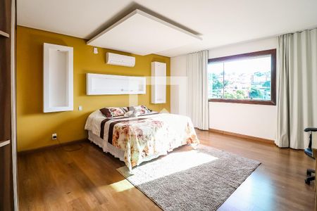 Casa à venda com 800m², 5 quartos e 4 vagasSuíte