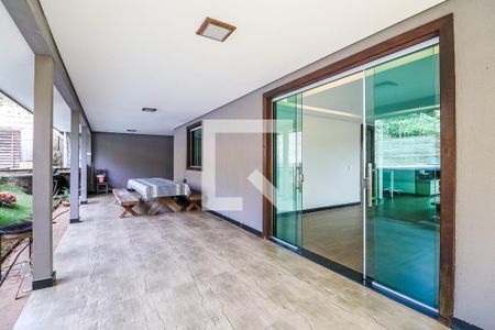 Casa à venda com 800m², 5 quartos e 4 vagasVaranda