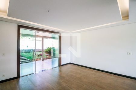 Sala de casa à venda com 5 quartos, 800m² em Frei Leopoldo, Belo Horizonte