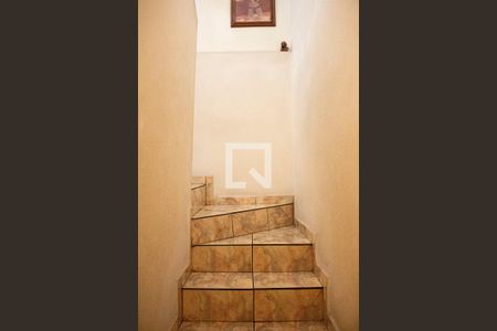 Escada de casa à venda com 3 quartos, 237m² em Jardim Peri, São Paulo