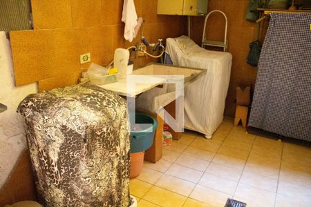 Casa à venda com 237m², 3 quartos e 2 vagasÁrea de Serviço