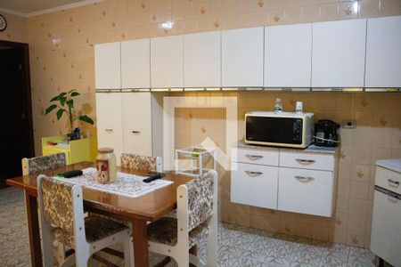 Casa à venda com 237m², 3 quartos e 2 vagasCozinha