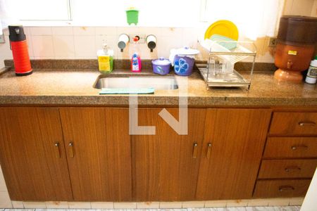 Casa à venda com 237m², 3 quartos e 2 vagasCozinha