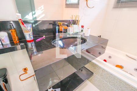 Casa à venda com 198m², 3 quartos e 1 vaga Casa à venda com 198m², 3 quartos e 1 vagaBanheiro da Suíte