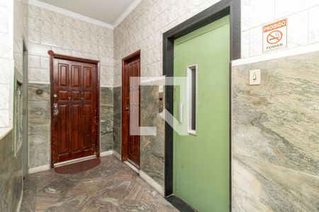 Apartamento à venda com 244m², 4 quartos e 1 vaga Apartamento à venda com 244m², 4 quartos e 1 vagaHall de Acesso - Elevador