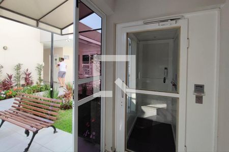Apartamento à venda com 52m², 2 quartos e 1 vaga Apartamento à venda com 52m², 2 quartos e 1 vagaElevador