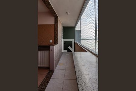Apartamento à venda com 147m², 2 quartos e 1 vagaÁrea de Serviço