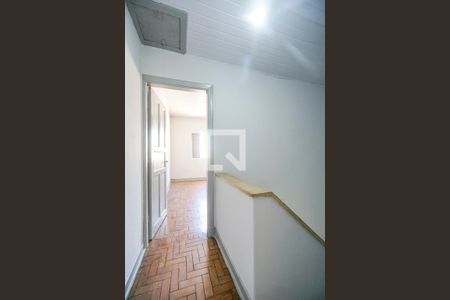 Hall da escada de casa à venda com 2 quartos, 130m² em Penha de França, São Paulo
