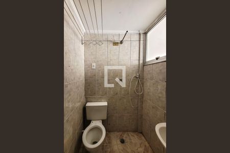 Banheiro de kitnet/studio para alugar com 1 quarto, 29m² em Sé, São Paulo