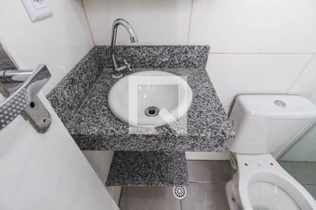 Banheiro de apartamento para alugar com 1 quarto, 30m² em Vila Prudente, São Paulo