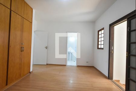 Casa à venda com 159m², 4 quartos e 2 vagasSuíte 01
