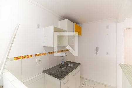 Cozinha de apartamento para alugar com 2 quartos, 47m² em Jardim Paris, São Paulo
