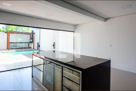 Casa de condomínio à venda com 300m², 3 quartos e 2 vagas Casa de condomínio à venda com 300m², 3 quartos e 2 vagasCozinha